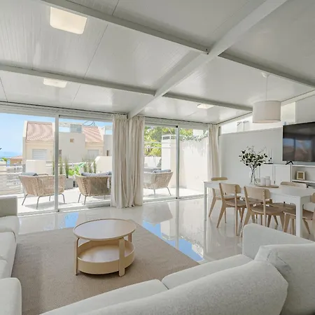 2bdr With Terrace In Lägenhet