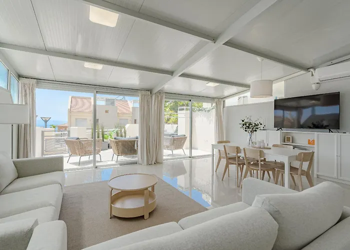 2bdr With Terrace In Lägenhet